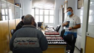 اهدا عینک به مددجویان خیریه نورا